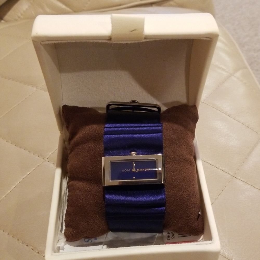 BCBGMAXAZRIA BOW WATCH